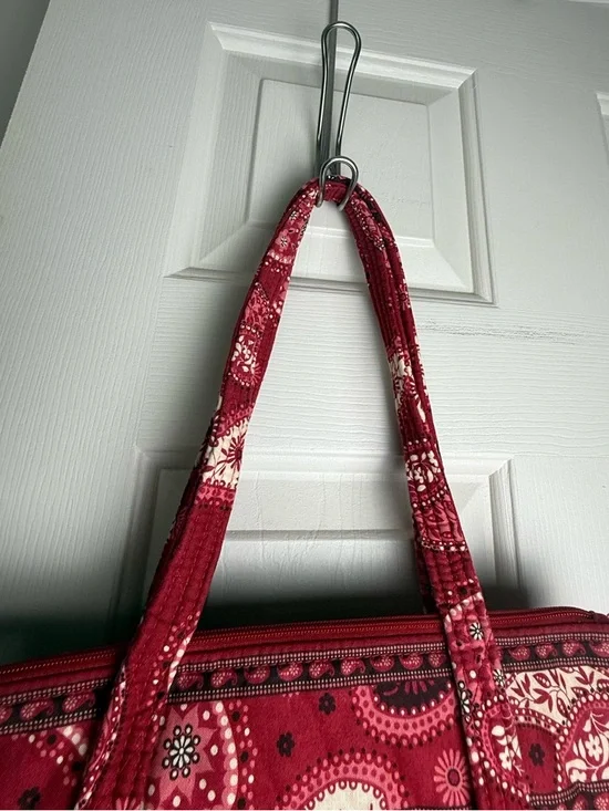 Vera Bradley Mesa Red Little Betsy EUC - Retired Pattern - Last One - Picture 3 of 5